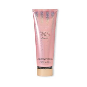 VICTORIA SECRET FRAGRANE LOTION 236ml - VELVET PETALS SHIMMER فيكتوريا سيكريت مرطب للجسم