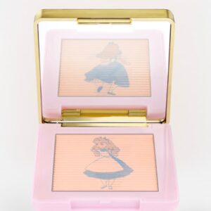 CATRICE DISNEY ALICE IN WONDERLAND LUMINIZING COMPACT POWDER - 01 كاتريس بودرة مضغوطة مضيئة للبشرة